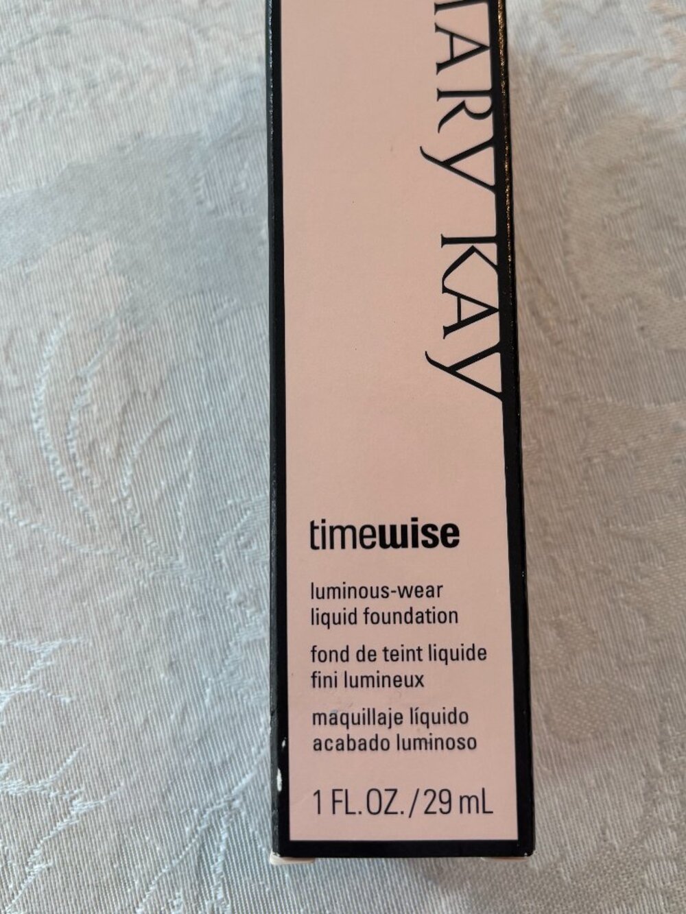 Mary Kay Luminous Liquid Foundation Normal/Dry l fl oz. Ivory 4 038699